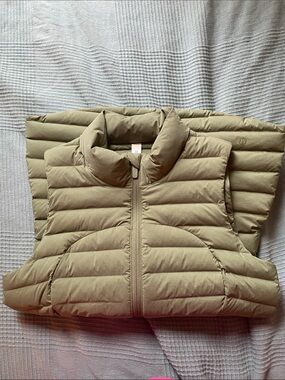 Lululemon hunter green slim fit vest
